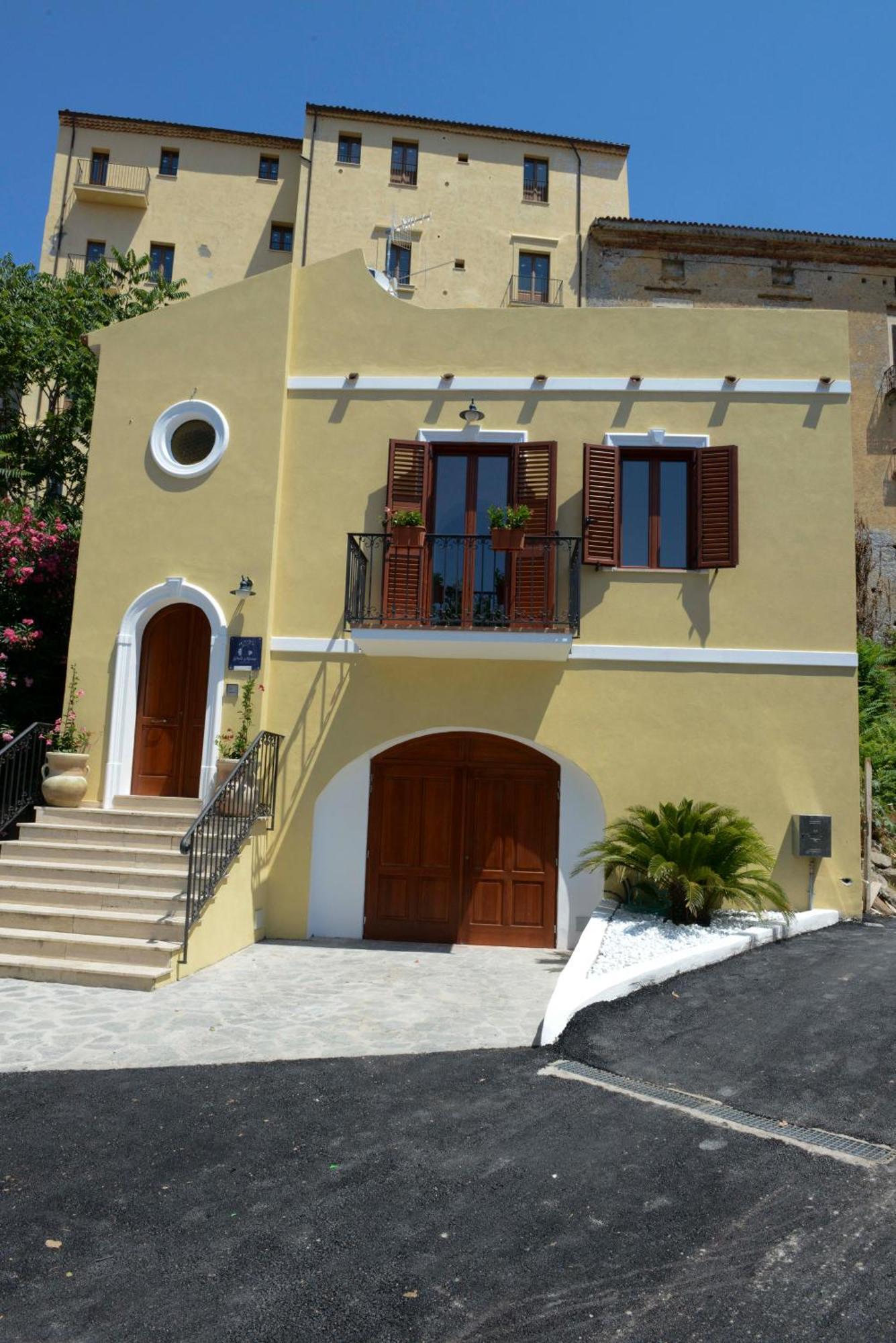 Porta Marina Guest Rooms Scalea Dış mekan fotoğraf